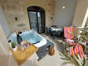 Fl 2 Ta'lonza Luxury With Hot Tub By Homely